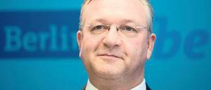 CDU-Parteichef Frank Henkel drängt auf einen Maßnahmenplan.