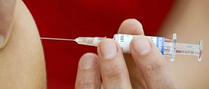 Generelle Impfempfelung: Pharmaunternehmen drängen auf eine Entscheidung.