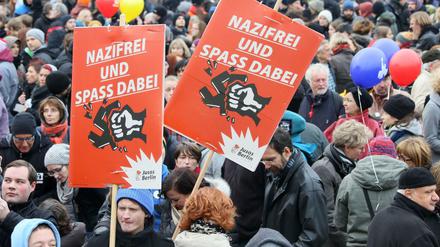 Auch die Jusos waren bei der Gegendemonstration dabei.