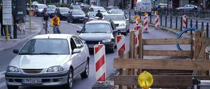 Die Verwaltung kommt bei der Bearbeitung von Bauanträgen für Straßenbaustellen nicht hinterher.