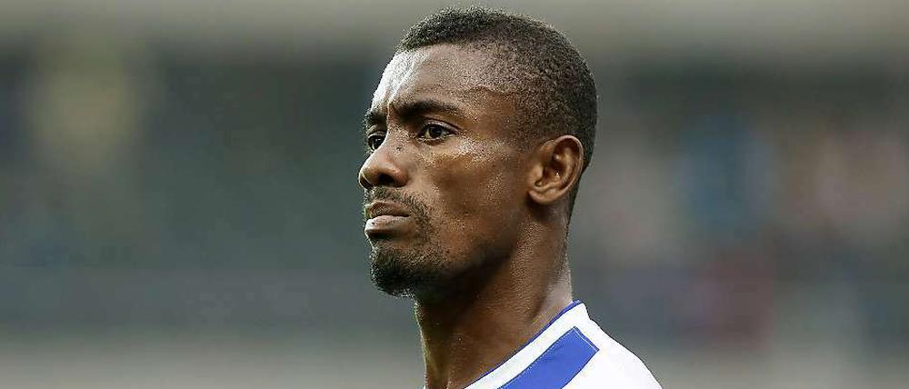 Wer kann schon nach vorne schauen? Salomon Kalou würde gerne in die Zukunft blicken, denn die Gegenwart bei Hertha ist für ihn weniger schön.