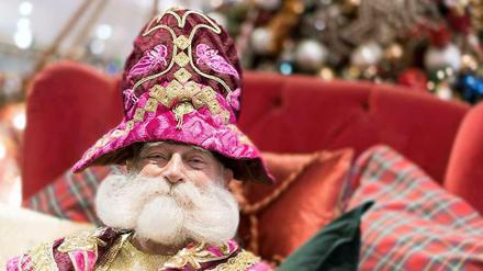 Gekündigter Weihnachtsmann. 13 Jahre lang war Peter Georgi für das KaDeWe tätig, bis er jetzt abgesetzt wurde. Dagegen regt sich Protest.