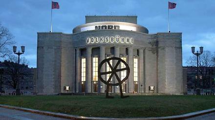 Ein Jahrhundert Volksbühne am Berliner Rosa-Luxemburg-Platz.
