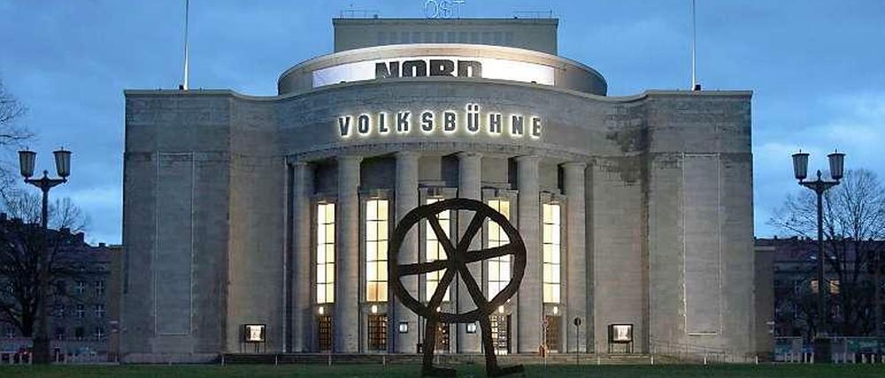 Ein Jahrhundert Volksbühne am Berliner Rosa-Luxemburg-Platz.