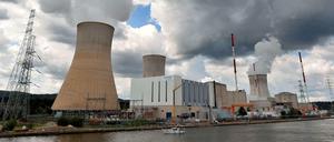 Das Atomkraftwerk Tihange in Belgien ist in die Jahre gekommen und macht seit Monaten vor allem durch Pannen auf sich aufmerksam. Nun hat ein Transformator gebrannt. 