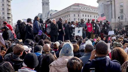 Zehntausende versammelten sich alleine in der US-Hauptstadt Washington, um gegen Polizeigewalt zu demonstrieren.