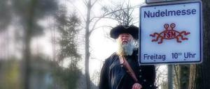 Die Gedanken sind frei. Und der Glaube auch, sagt Rüdiger Weida alias Bruder Spaghettus. Seine Gaga-Religion kämpft gegen Fundamentalismus. 