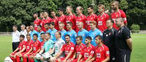 Weiter in Richtung Konstanz: Trainer Engin Yanova (ganz links) mit seinem Team für die kommende Saison.