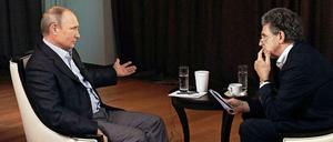 Russlands Präsident Wladimir Putin im Gespräch mit dem Filmemacher Hubert Seipel. Das Bild hat der Kreml veröffentlicht. 