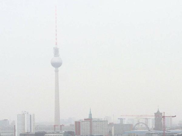 Patienten in den Zimmern der Südseite des Charité-Turms blicken künftig auf den Alexanderplatz.