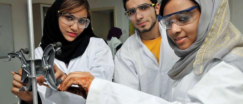 Vor allem deutsche Ingenieursstudiengänge sind gefragt. Im Bild Studierende der German University Oman.