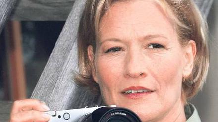 Fast alles im Griff. Suzanne von Borsody, 53, spielt die Fotografin Esther. Foto: dpa