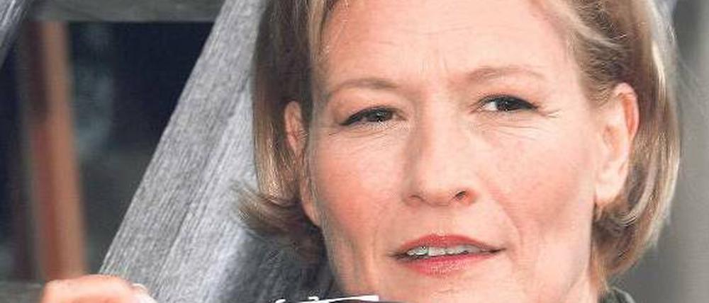 Fast alles im Griff. Suzanne von Borsody, 53, spielt die Fotografin Esther. Foto: dpa