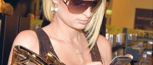 Twitter von der traurigen Gestalt. Promis wie Paris Hilton meinen, die Welt stets über ihr Tun unterrichten zu müssen. Normalmenschen sehen das anders.