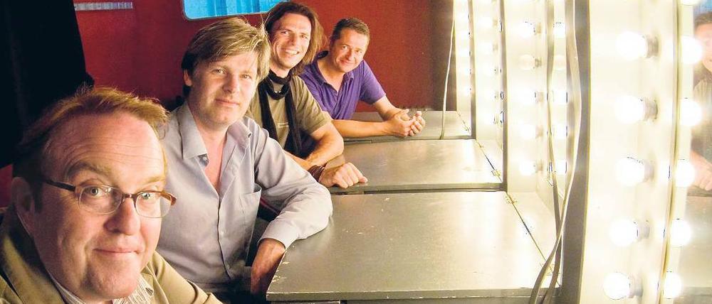 Helle Köpfe. Gustav Peter Wöhler und seine Band interpretieren bekannte Songs auf ihre ganz eigene Art. 