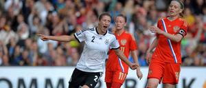 Deutschlands Bianca Schmidt jubelt über ihren Treffer zum 9-0.