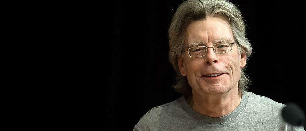Der Horror hat ein Ende. In Hamburg erzählt Stephen King, dass jahrelang "Angst" gehabt habe, nach Europa zu reisen - nicht zuletzt aufgrund mangelnder Sprachkenntnisse.