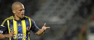 Alex im Trikot von Fenerbahce, das er acht Jahre lang trug.