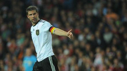 Thomas Hitzlsperger beim Länderspiel Dänemark gegen Deutschland (2010).
