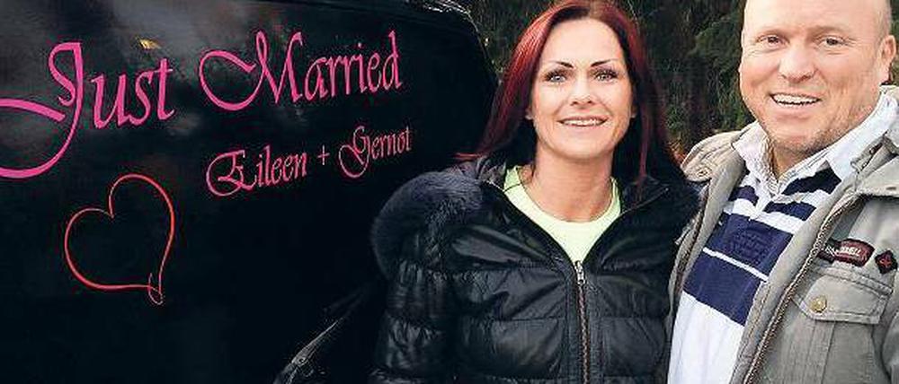 Szene einer Ehe. Die schläft aber fest, wunderte sich Gernot Nowack, als seine Frau Eileen im Auto nicht antwortete. Doch sie schlief nicht mehr auf der Rückbank.