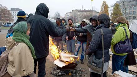Ein Runder Tisch soll den Streit um die Flüchtlinge in Berlin klären.