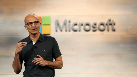 Nadella ist Nachfolger von Steve Ballmer an der Microsoft-Spitze, der das Unternehmen über Jahre prägte. 