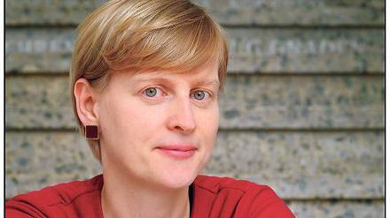 Fußball überwindet Grenzen. Moderatorin Ulrike Scheffer.