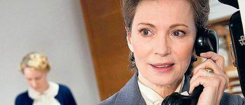 „Sternstunde ihres Lebens“. Iris Berben (rechts) spielt im ARD-Fernsehfilm die SPD-Abgeordnete Elisabeth Selbert, die 1949 im Parlamentarischen Rat erfolgreich für das Grundrecht auf Gleichberechtigung von Frau und Mann stritt. Foto: ARD