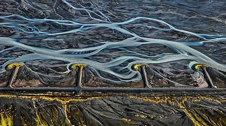 Noch bis zum 25. Mai 2014 in der Galerie Springer zu sehen: Fotograf Edward Burtynsky mit dem zweiten Teil der Ausstellung "Water". 
