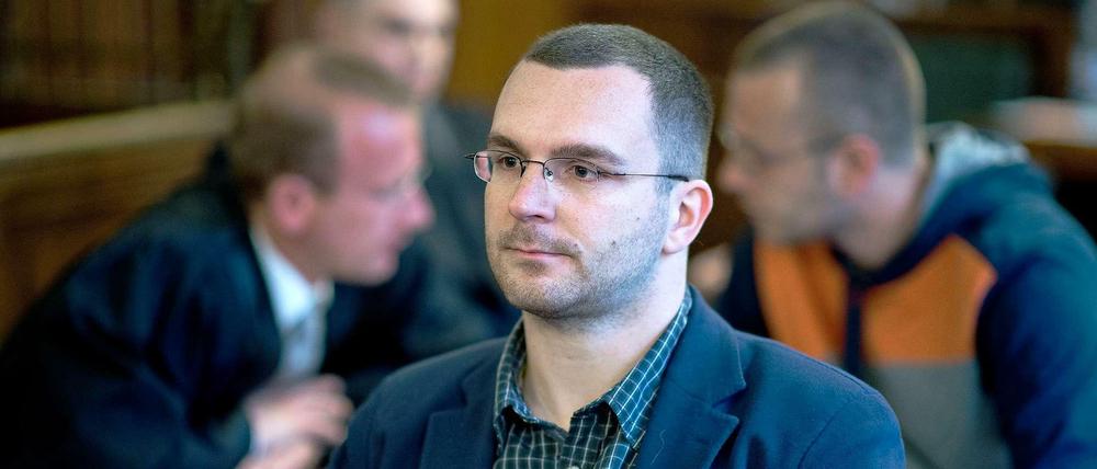 Der angeklagte NPD-Funktionär Sebastian Schmidtke beim Prozess wegen Volksverhetzung im Amtsgericht Tiergarten in Berlin.