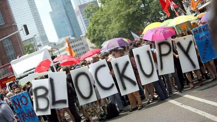 Eine Demonstration der kapitalismuskritischen Blockupy-Bewegung in Frankfurt am Main.