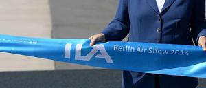 Auf Tuchfühlung mit Rüstung und Raumfahrt: Merkel eröffnet die ILA