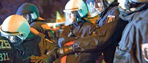 Ohne Überblick. Der Einsatz vom Sonnabend in Marzahn verlief ganz und gar nicht so, wie es sich die Polizei gedacht hatte. Das Trennen der verfeindeten Parteien funktionierte nicht. 