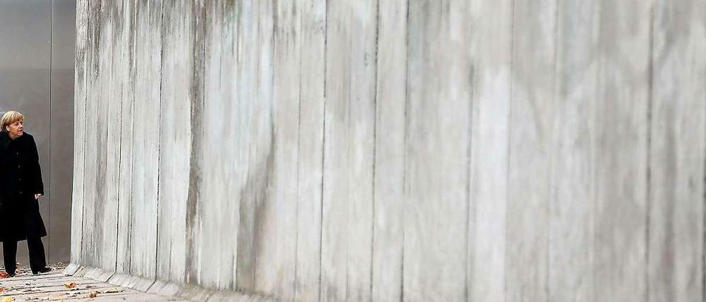 Angela Merkel am 9. November 2014 - an der Gedenkstätte Berliner Mauer.
