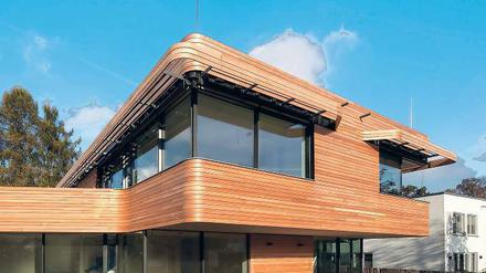 Ohne Ecken und Kanten. Bauen im Einklang mit der Natur – dieses Haus in Wannsee gibt das gute Beispiel. 
