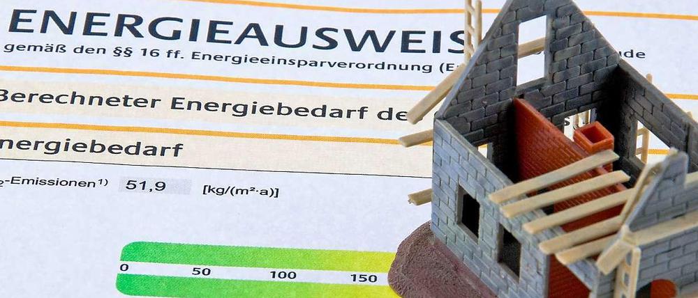 Innovativen Baustoffe, Sinkende Kosten. Für ein Haus, das nach der EnEV 2014 gebaut wurde, zahlen Bauherren heute weniger als für ein Haus, das 1990 gebaut wurde.