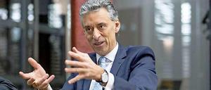 Frank Appel beim Tagesspiegel-Gespräch in seinem Büro im 40. Stock des Post-Towers am Rheinufer in Bonn. Der 53-Jährige führt den Logistikkonzern seit 2008.