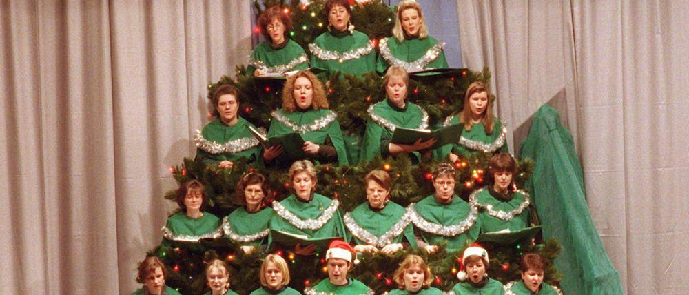 Der singende Weihnachtsbaum oder Green Christmas: Weihnachtslieder, die uns als Ohrwürmer heimsuchen, sind oft englische Popsongs.