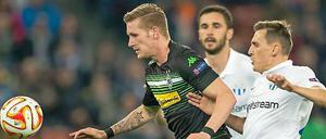 Borussia Mönchengladbach (hier mit André Hahn, l.) will den FC Zürich auf Distanz halten.