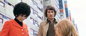 Koffer &amp; Mikro in Berlin. Udo Jürgens und US-Jazzsängerin Nancy Wilson 1971 bei einem Besuch im Märkischen Viertel.
