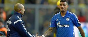 Keines Blickes. Schalke-Trainer Roberto Di Matteo und Kevin-Prince Boateng (re.).