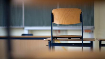 Blick in ein Klassenzimmer.