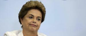 Dilma Rousseff steht unter Druck - die Regierungskoalition ist geplatzt und sie befürchtet einen Staatsstreich.
