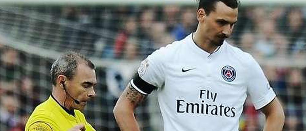 Großer Mann - was nun? Zlatan Ibrahimovic muss vom Platz.