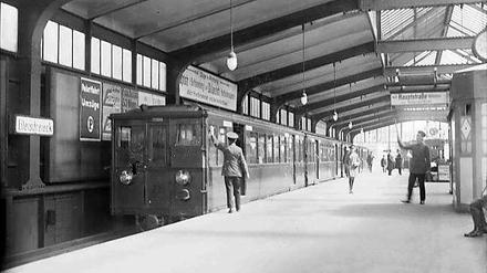 Die historische Halle des Gleisdreieck-Bahnhofs.