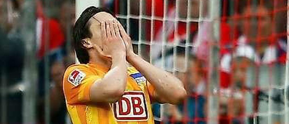 Nico Schulz hat die große Chance zur Führung auf dem Fuß, als er allein auf das Bayern-Tor zulief.