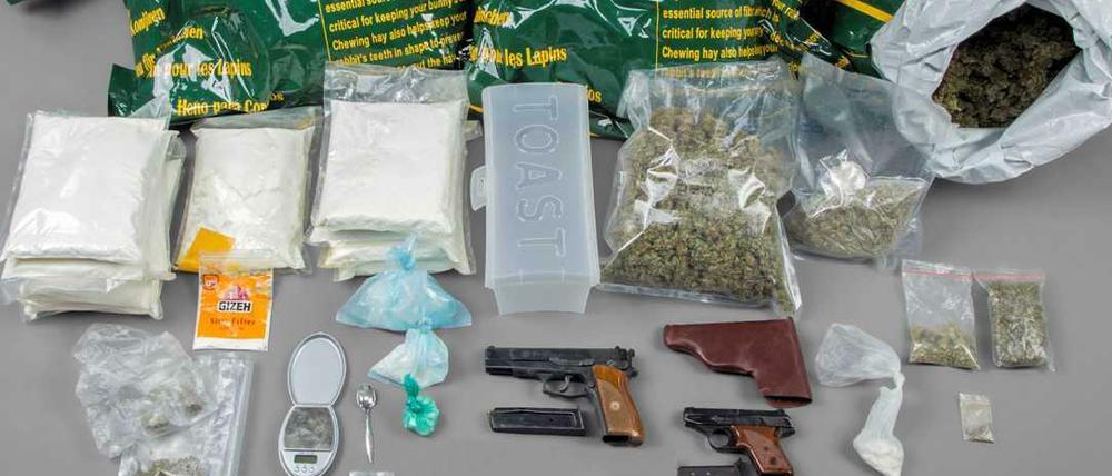 Beschlagnahmungen aus den insgesamt zehn Durchsuchungen.