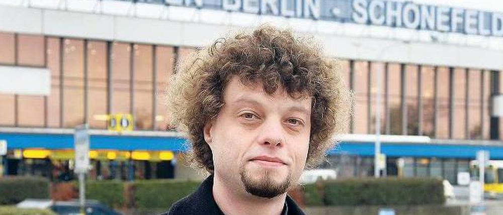 Der Zuhörer. Seit 2008 ist der evangelische Pfarrer Justus Münster Seelsorger an den Berliner Airports.