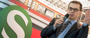 Einsteigen, bitte. Geschäftsführer Peter Buchner sieht die Berliner S-Bahn auf gutem Kurs.  