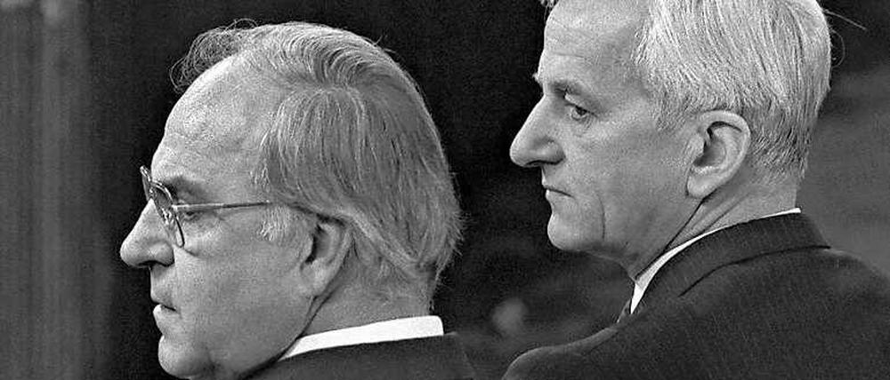 Helmut Kohl und Richard von Weizsäcker 1984 in der Bonner Beethovenhalle.